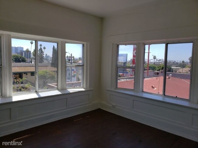 Building Photo - 1 br, 1 bath Apartment - 925 S Alvarado St