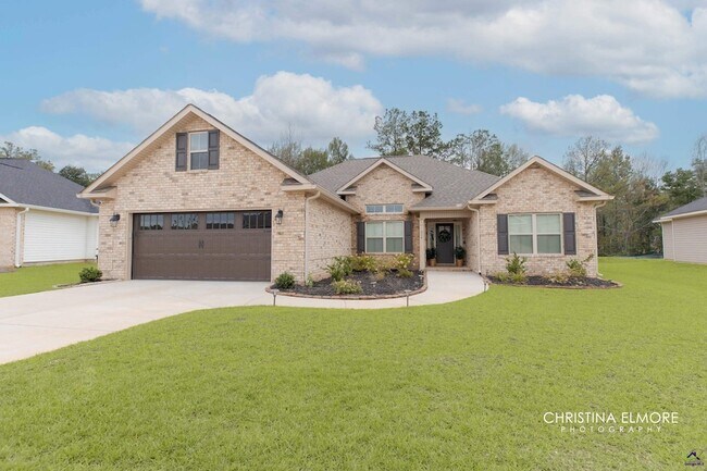 Foto del edificio - 214 Creek Ridge Dr