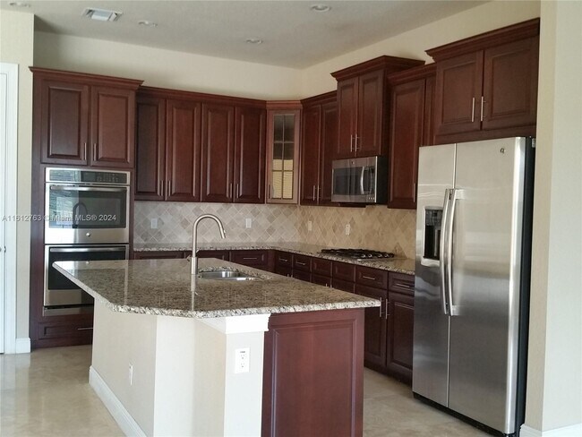 Foto del edificio - 10170 Edgewater Ct