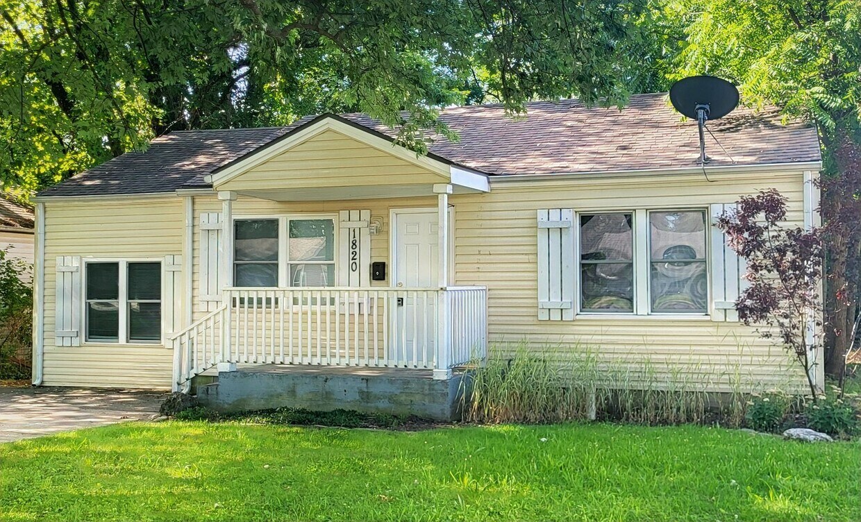 Primary Photo - Adorable 3 Bedroom Home $1050!!!