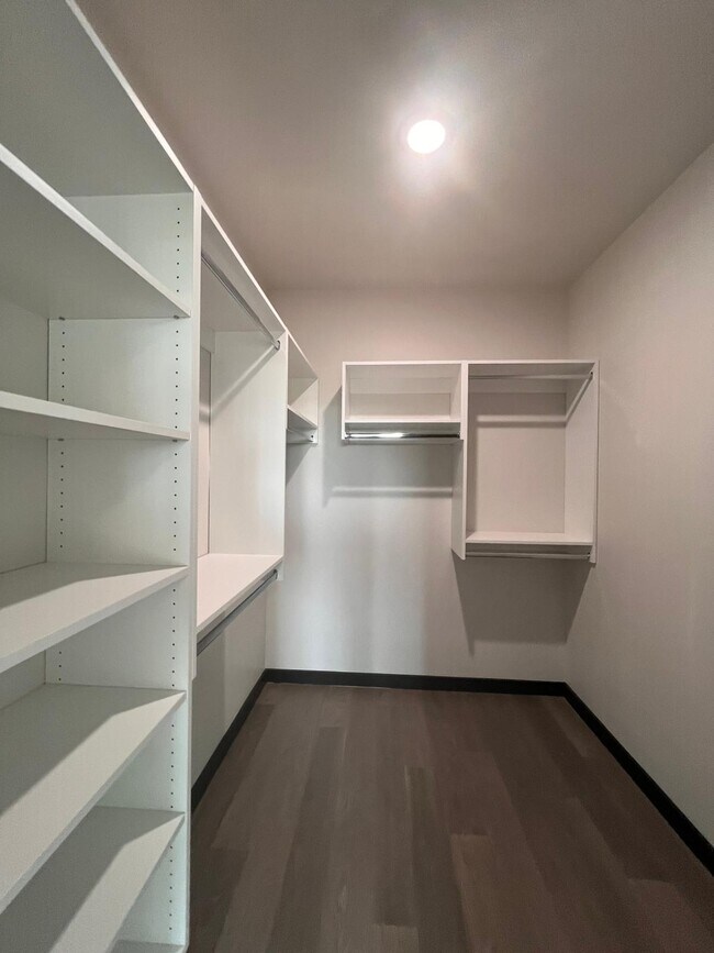 Foto del edificio - 133 Mallory Ave