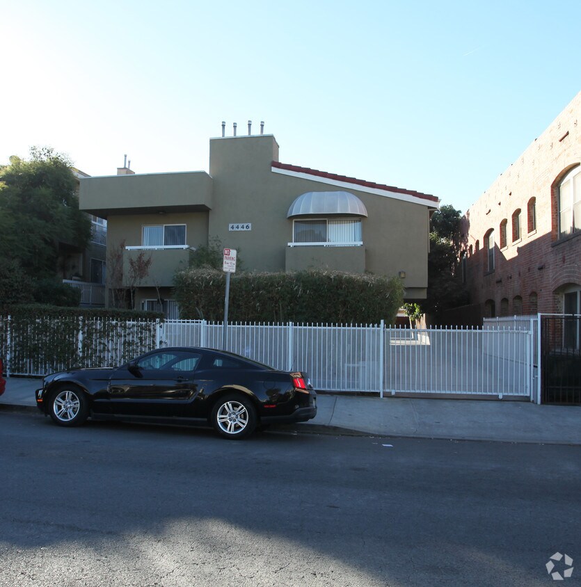 Foto del edificio - 4446 Finley Ave