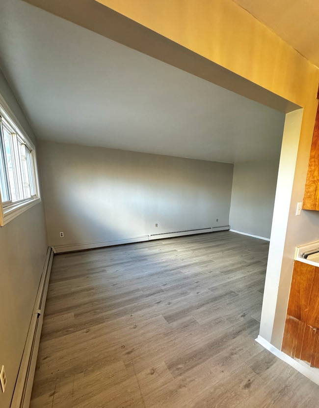 Building Photo - 67 Caledonia Rd