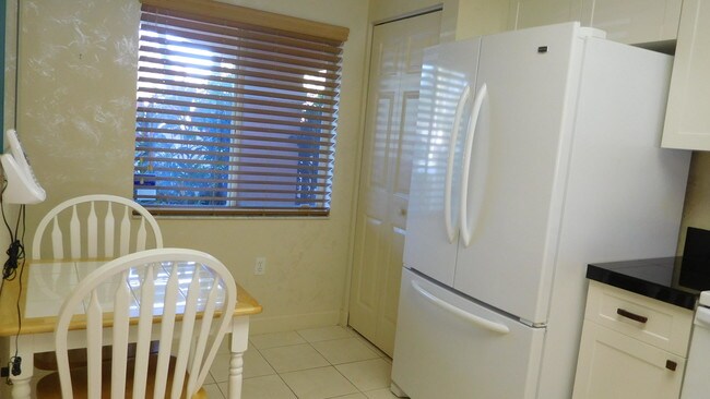 Foto del edificio - 5842  Crystal Shores Drive 102