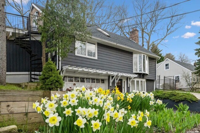 Building Photo - 60 Abbott Dr