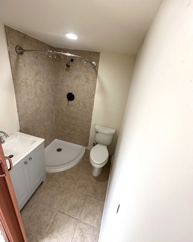 Building Photo - 8115 Tolles Dr