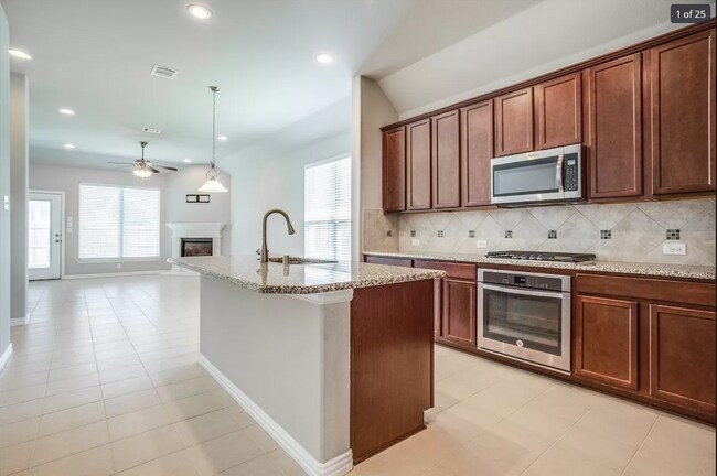 Building Photo - 1600 Keswick Dr