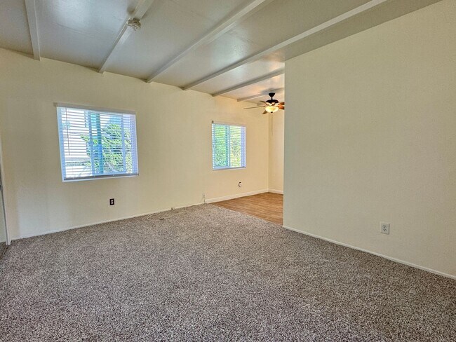 Foto del edificio - 4284 Third Ave