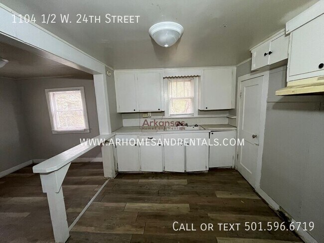 Foto del edificio - 1104 1/2 W. 24th Street-