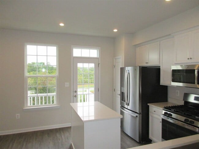 Building Photo - 2083 Elm Tree Ct