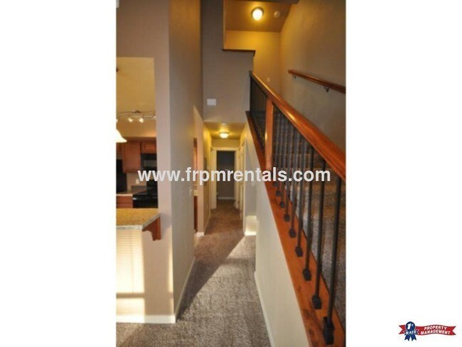 Building Photo - 8721 W Hackamore Dr