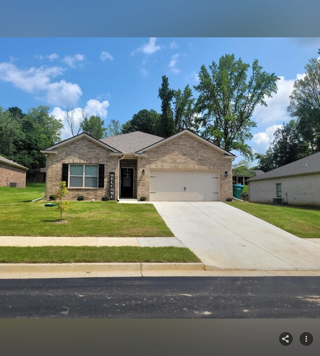 Building Photo - 46 Colonial Cv