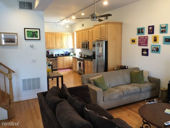 Building Photo - 3 br, 2 bath Apartment - 742 W. Schubert