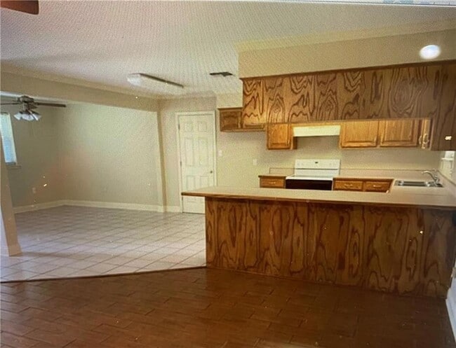 Foto del edificio - 319 Desoto Dr