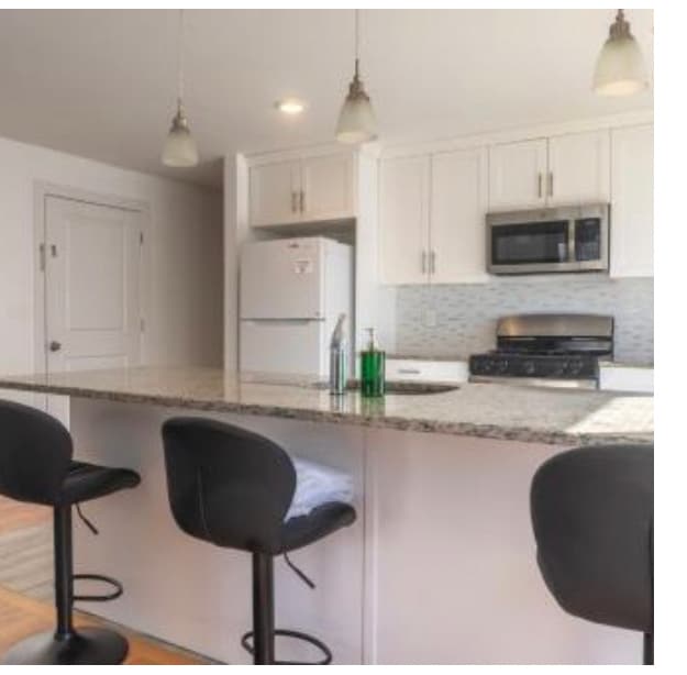 Building Photo - 579 Broad St