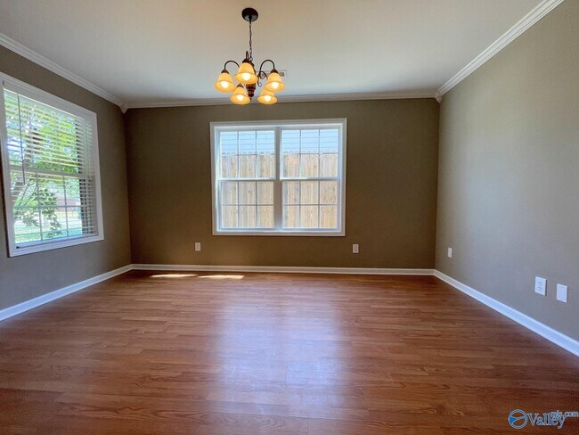 Building Photo - 386 Jasmine Dr