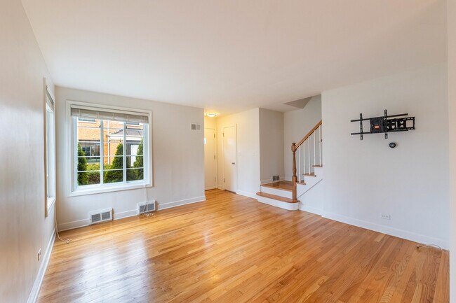 Foto del edificio - 1442 N Harlem Ave