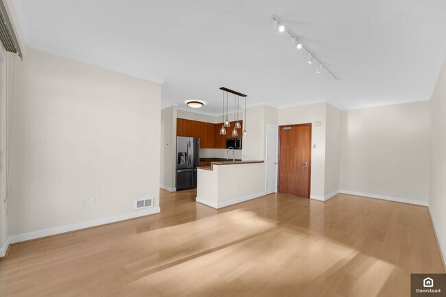 Building Photo - 246 2nd St