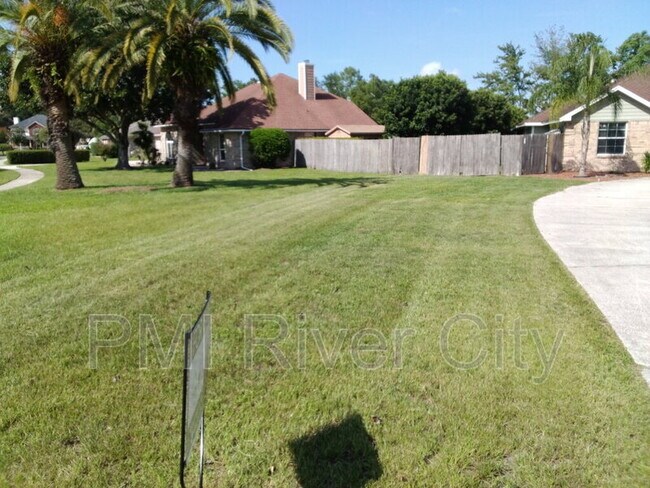 Foto del edificio - 2320 Locustwood Ct