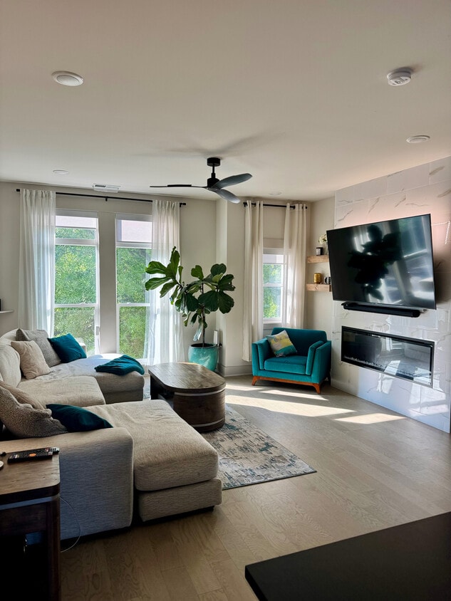 Foto principal - Room in Apartment on Wesley Village Rd
