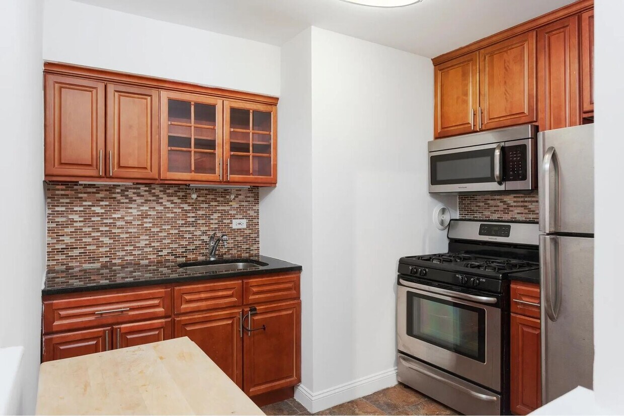Primary Photo - Renovated 1Bedroom 1Bathroom available