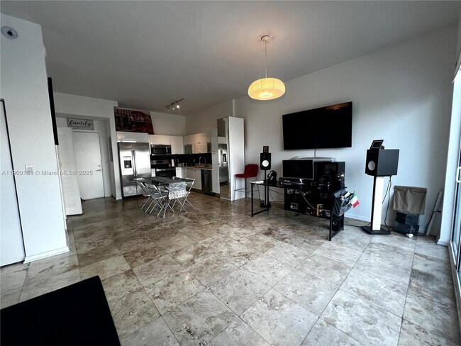 Foto del edificio - 133 NE 2nd Ave