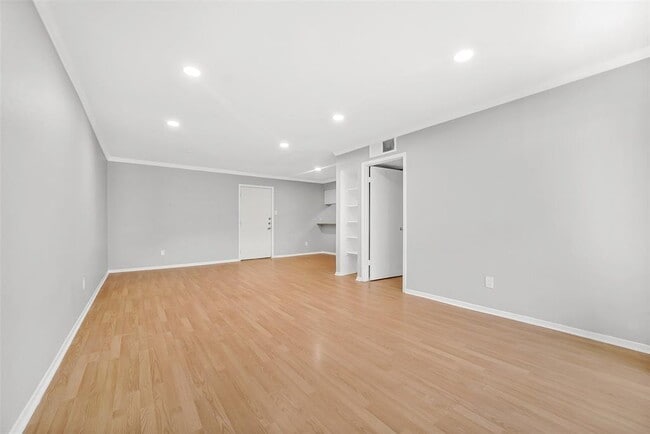 Building Photo - 3131 Cummins St