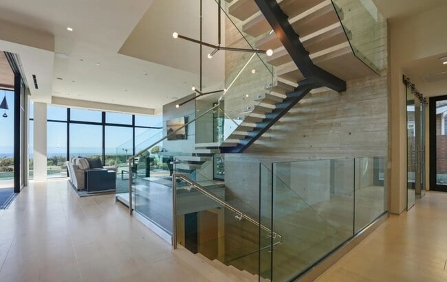 Foto del edificio - Luxury Coastal Escape w/ Resort-Style Amen...