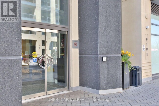 Building Photo - 9191 Yonge St