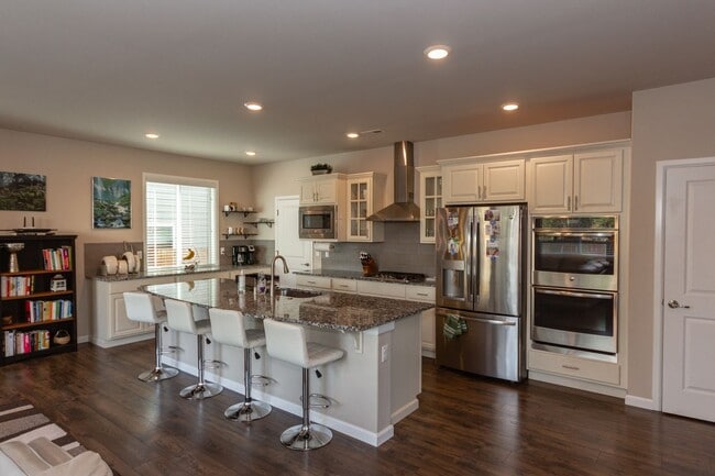 Building Photo - Stunning Gig Harbor Home