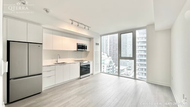 Building Photo - 357 King St W