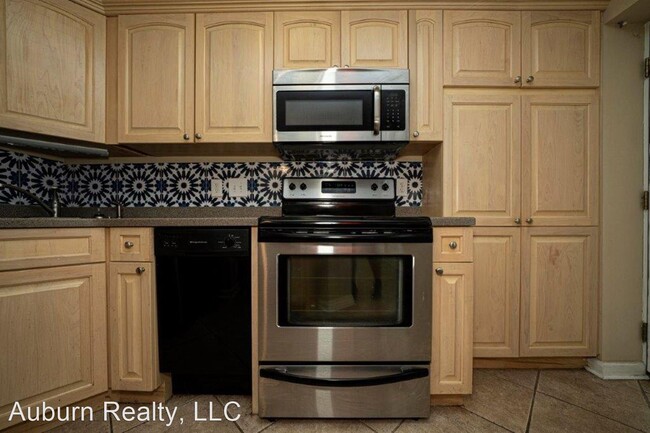 Foto del edificio - 2 br, 2 bath House - Brown Villas 375 Gene...