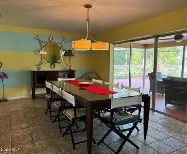 Foto del edificio - 313 SE 16th Pl