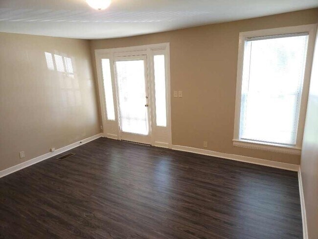 Building Photo - 205 Chamberlain Dr