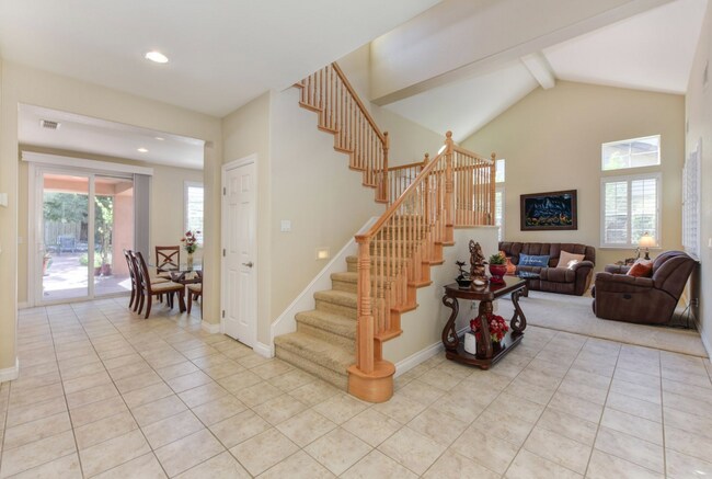 Foto del edificio - Breath-Taking 4/3. Backyard Oasis w/4 Car Garage!  Please read ad for viewings!