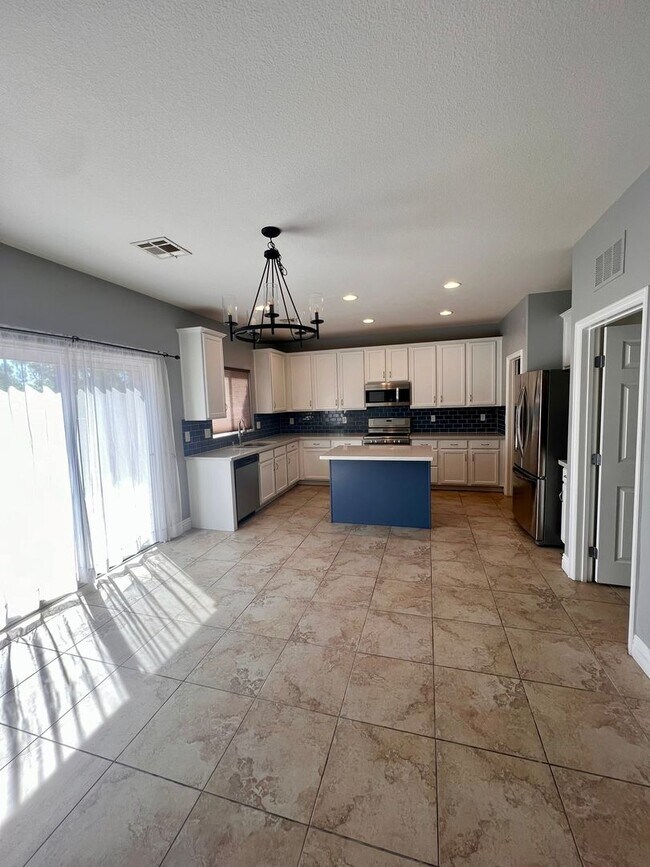 Foto del edificio - Gated Community / Providence Community / 4...