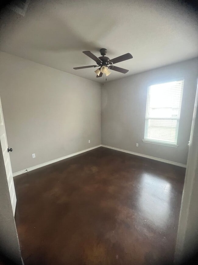 Building Photo - Duplex China Spring