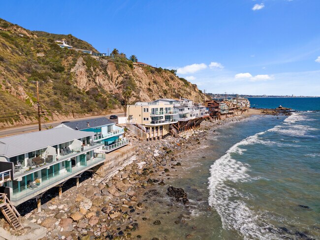 Image of the bldg. - 20118 Pacific Coast Hwy