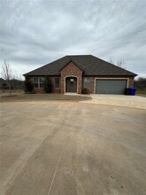 Building Photo - 4517 Enclave Dr