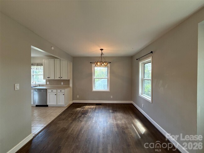 Foto del edificio - 2520 Brentwood Pl