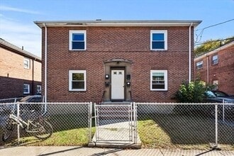 Building Photo - 19 Beechcroft St
