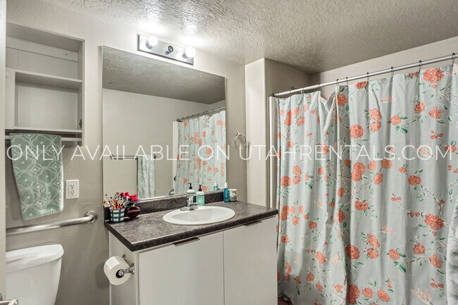 Foto del edificio - 843 E 620 N St