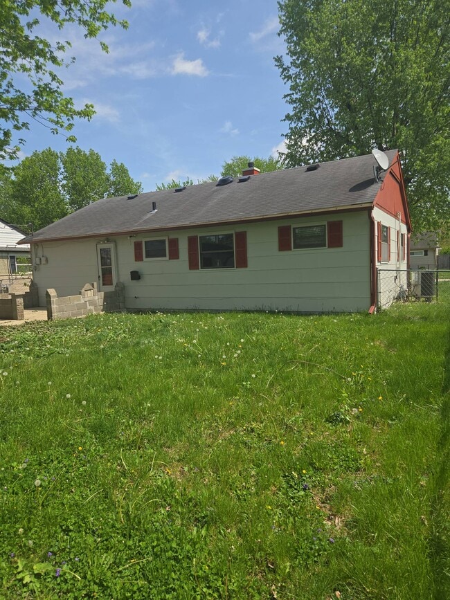 Building Photo - 604 Carol Dr