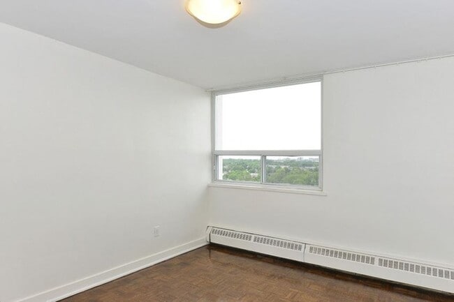 Photo du bâtiment - 265 Dixon Road