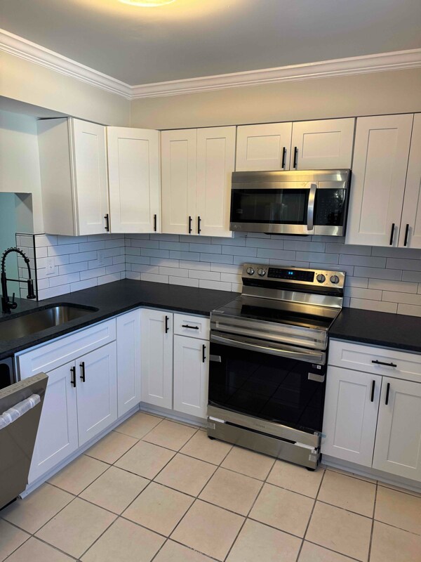 Foto del edificio - 8412 Rust Wood Pl
