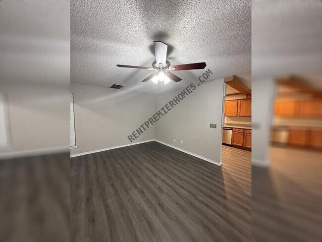 Foto del edificio - 1003 Cambridge Dr