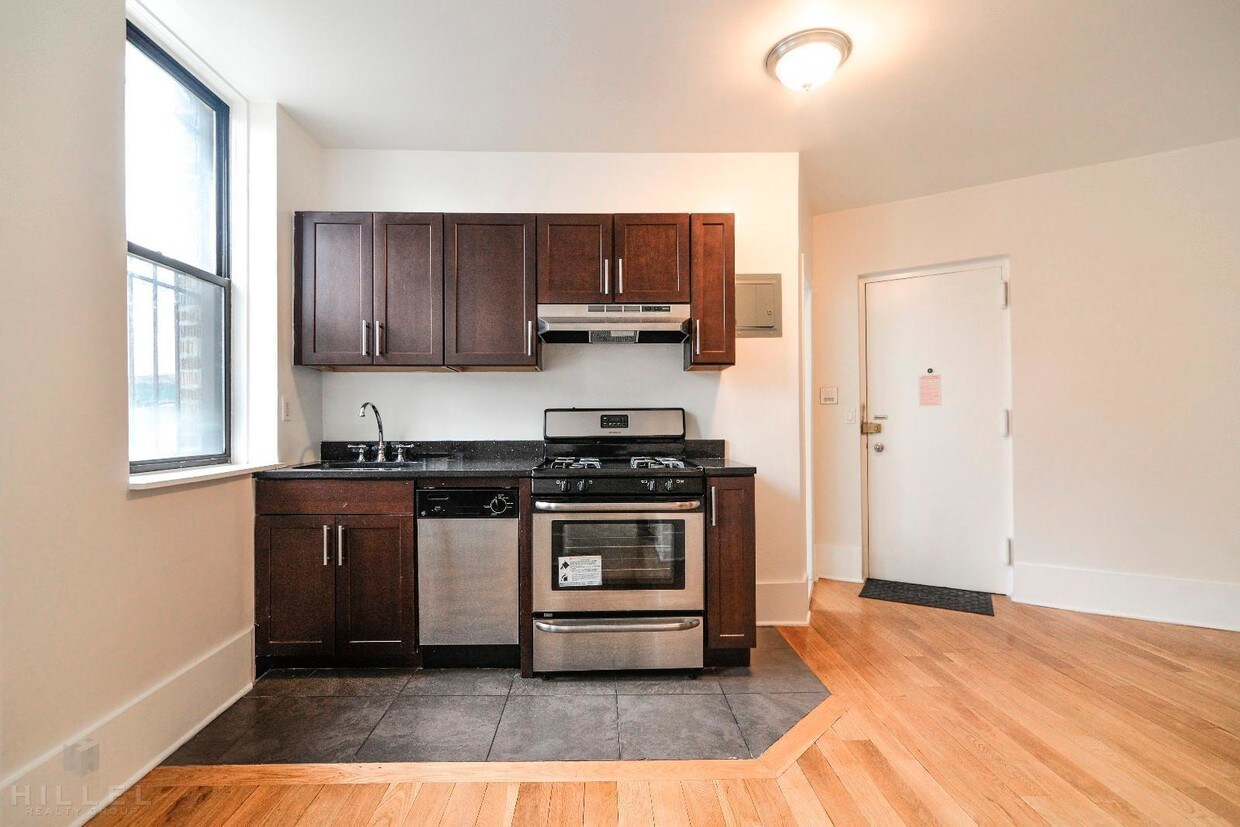 Primary Photo - 180 Borinquen Pl