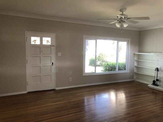Foto del edificio - 1134 E Whiting Ave