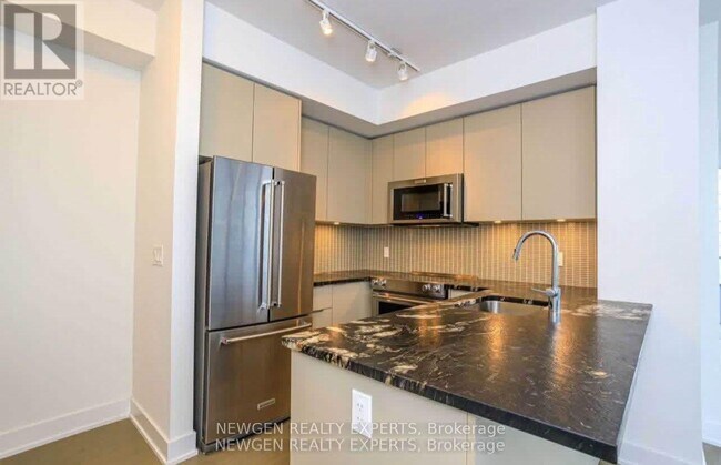 Building Photo - 30 Shore Breeze Dr