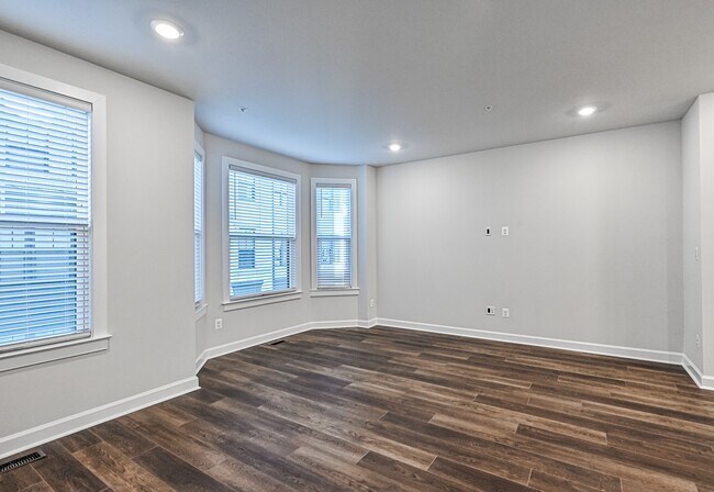Living Area - 211 Market Sq NW